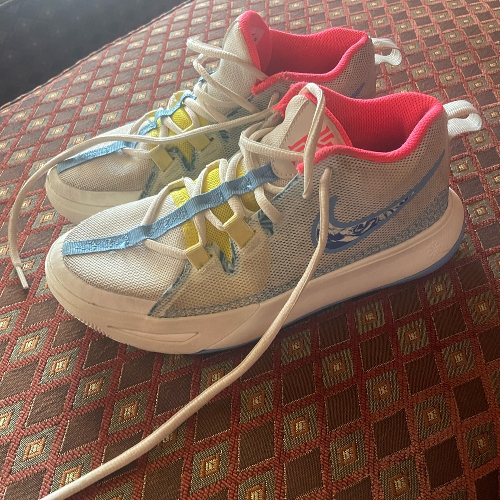 Nike Kyrie Size 4Y White, blue, pink, yellow